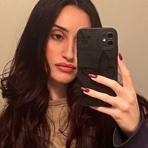 Meet your Posher, Adriana